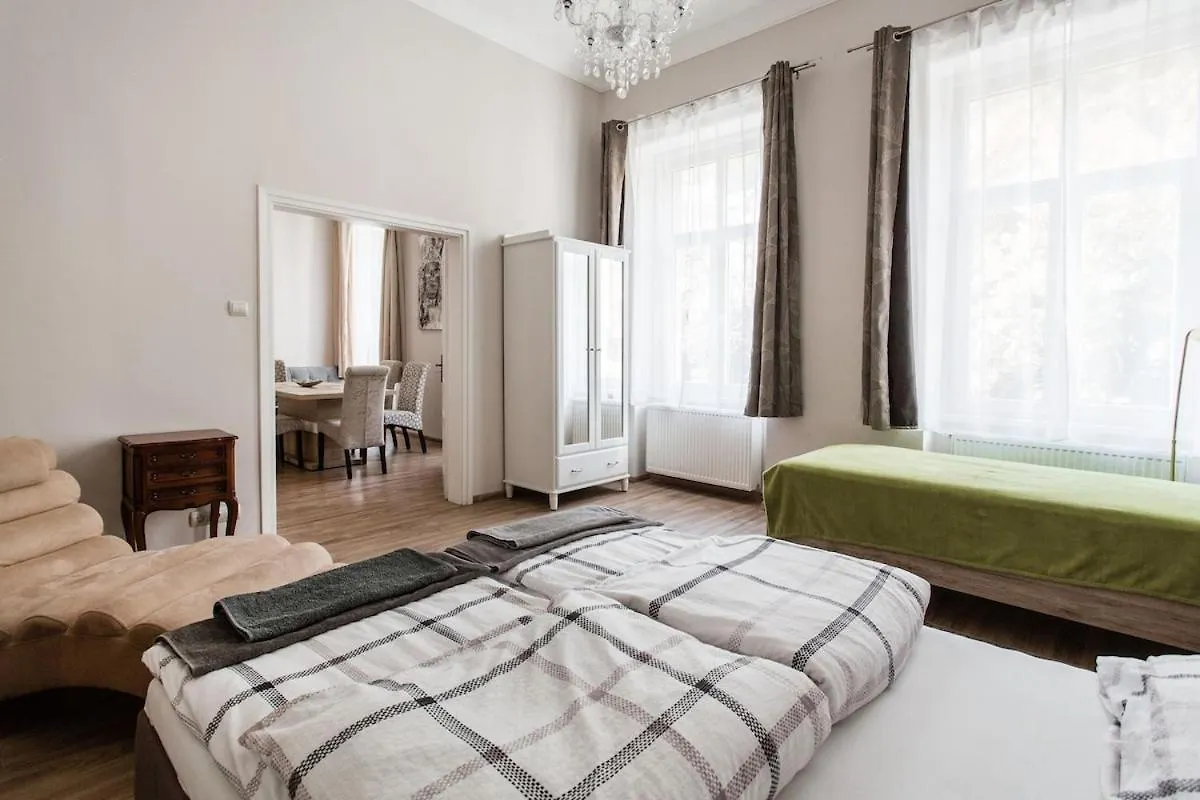 Buda Castle -Shiny 3 Bedrooms 布达佩斯 公寓